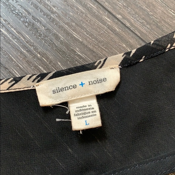 Silence + Noise crop top size L - Picture 3 of 5